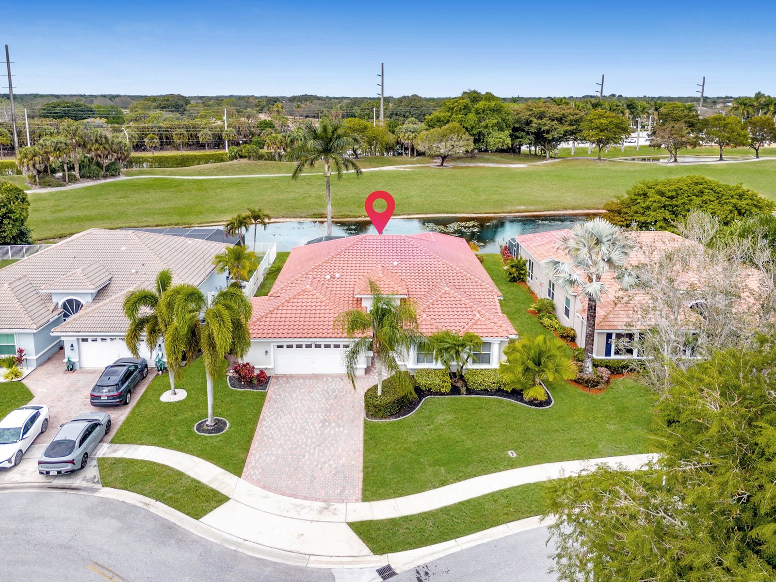 Aerial view of the screened pool and patio